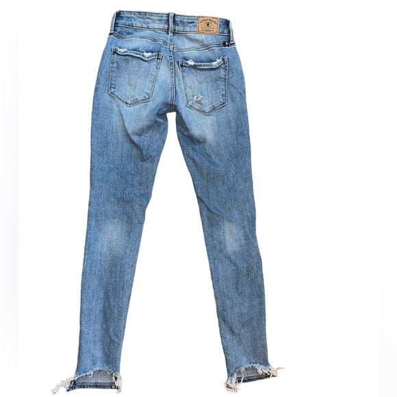 Distressed blue jeans - Picture 2 of 4